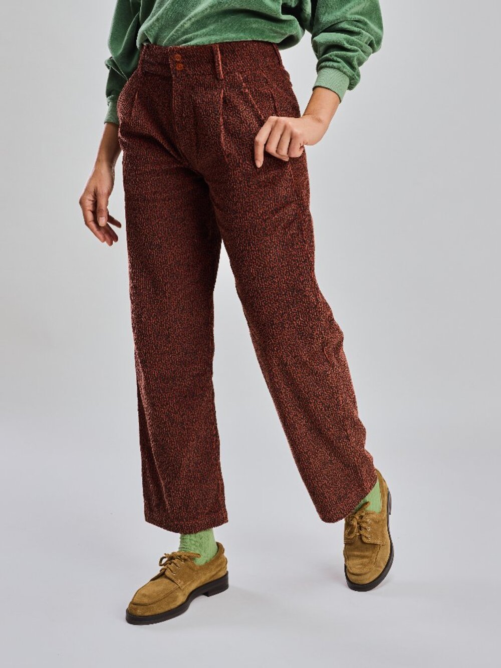100% Organic Cotton Leopard Courduroy Pleat Trouser